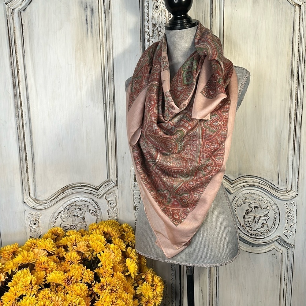 Elegant Pink Paisley Women's Scarf Wrap